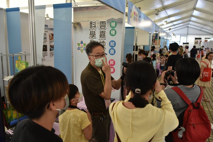 活動第1天-陸維元老師-單筒與雙筒望遠鏡操作體驗